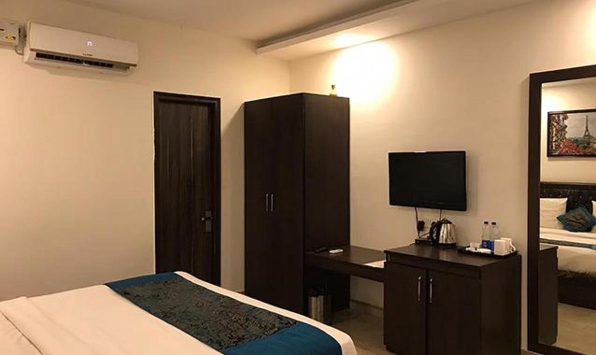 Fabhotel La Gracia Resort Morjim Buitenkant foto